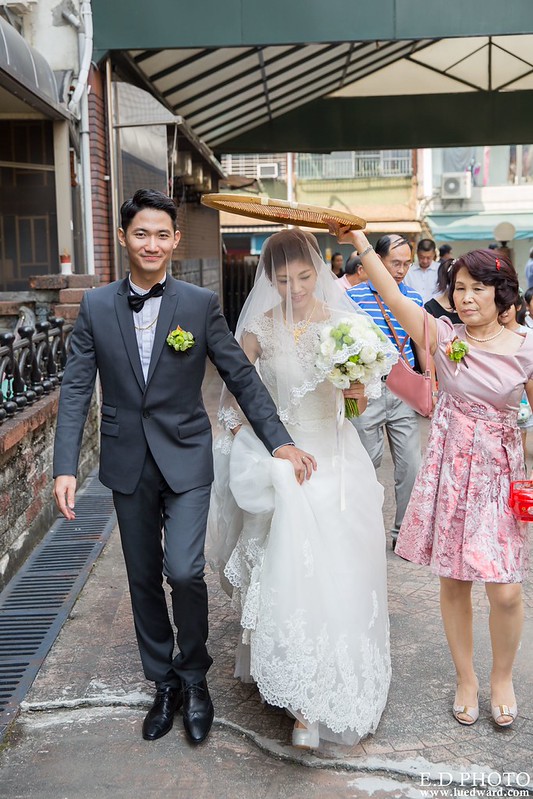 [高雄婚攝] 任緯＆怡萱 婚禮紀錄｜夢時代雅悅會館晶鑽廳