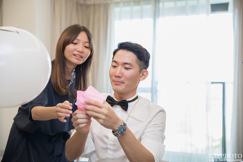 [高雄婚攝] 任緯＆怡萱 婚禮紀錄｜夢時代雅悅會館晶鑽廳