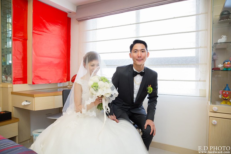 [高雄婚攝] 任緯＆怡萱 婚禮紀錄｜夢時代雅悅會館晶鑽廳