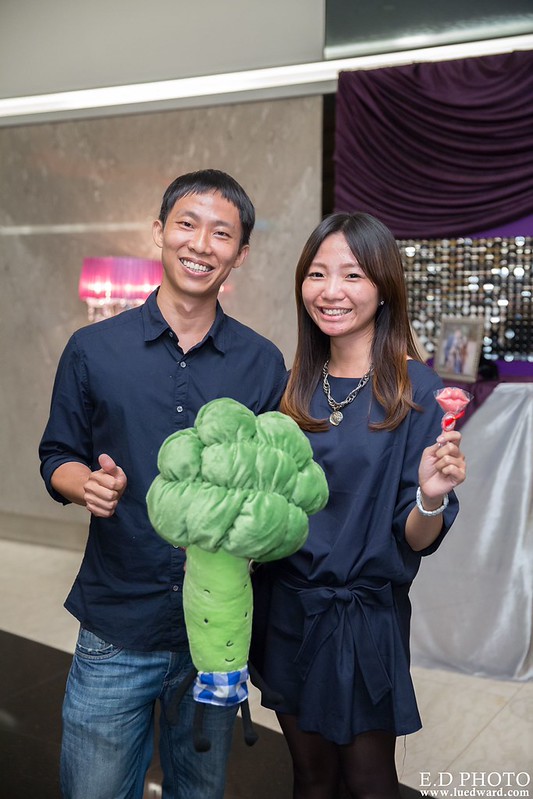 [高雄婚攝] 任緯＆怡萱 婚禮紀錄｜夢時代雅悅會館晶鑽廳