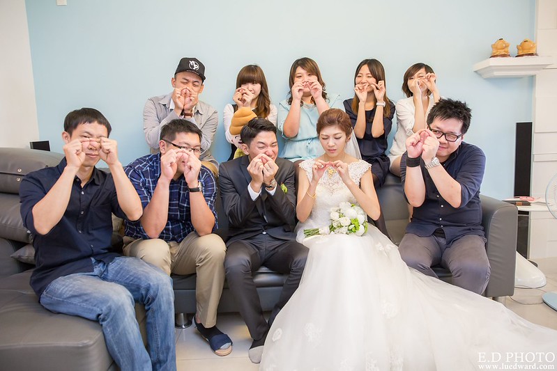 [高雄婚攝] 任緯＆怡萱 婚禮紀錄｜夢時代雅悅會館晶鑽廳