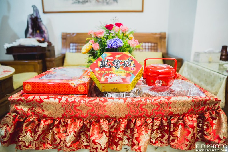 [高雄婚攝] 任緯＆怡萱 婚禮紀錄｜夢時代雅悅會館晶鑽廳