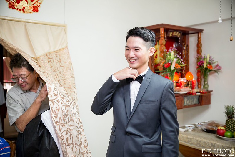 [高雄婚攝] 任緯＆怡萱 婚禮紀錄｜夢時代雅悅會館晶鑽廳