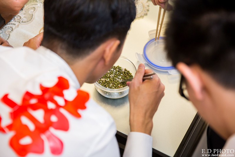 [高雄婚攝] 任緯＆怡萱 婚禮紀錄｜夢時代雅悅會館晶鑽廳