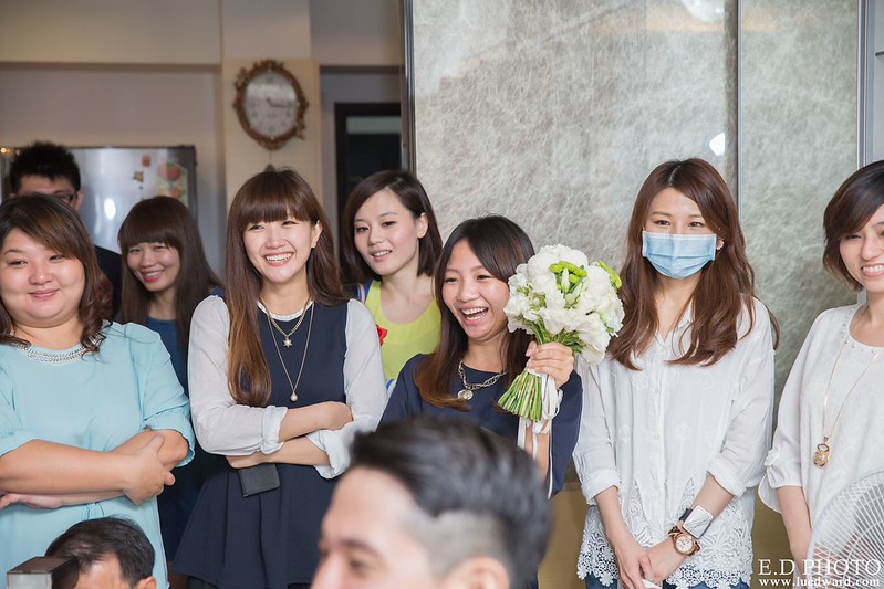 [高雄婚攝] 任緯＆怡萱 婚禮紀錄｜夢時代雅悅會館晶鑽廳