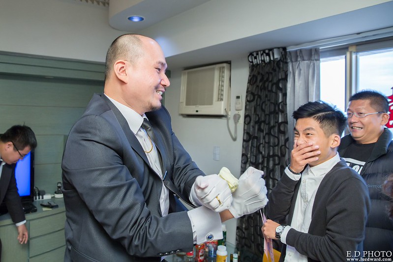 [高雄婚攝] 駿業＆宛凌 婚禮紀錄｜岡山海中鮮