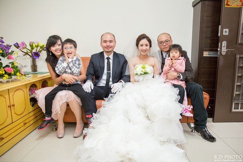 [高雄婚攝] 駿業＆宛凌 婚禮紀錄｜岡山海中鮮