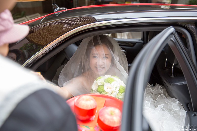 [高雄婚攝] 駿業＆宛凌 婚禮紀錄｜岡山海中鮮