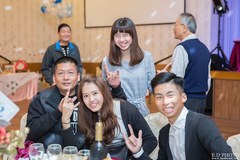 [高雄婚攝] 駿業＆宛凌 婚禮紀錄｜岡山海中鮮