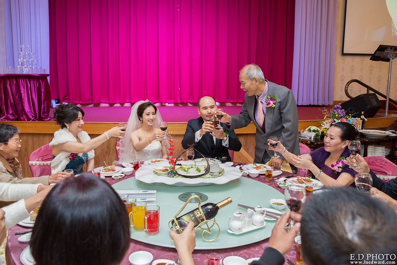 [高雄婚攝] 駿業＆宛凌 婚禮紀錄｜岡山海中鮮