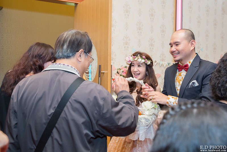 [高雄婚攝] 駿業＆宛凌 婚禮紀錄｜岡山海中鮮