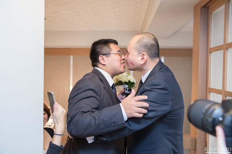 [高雄婚攝] 駿業＆宛凌 婚禮紀錄｜岡山海中鮮
