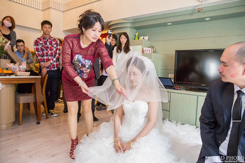 [高雄婚攝] 駿業＆宛凌 婚禮紀錄｜岡山海中鮮