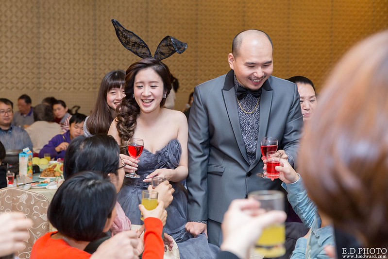[高雄婚攝] 駿業＆宛凌 婚禮紀錄｜岡山海中鮮