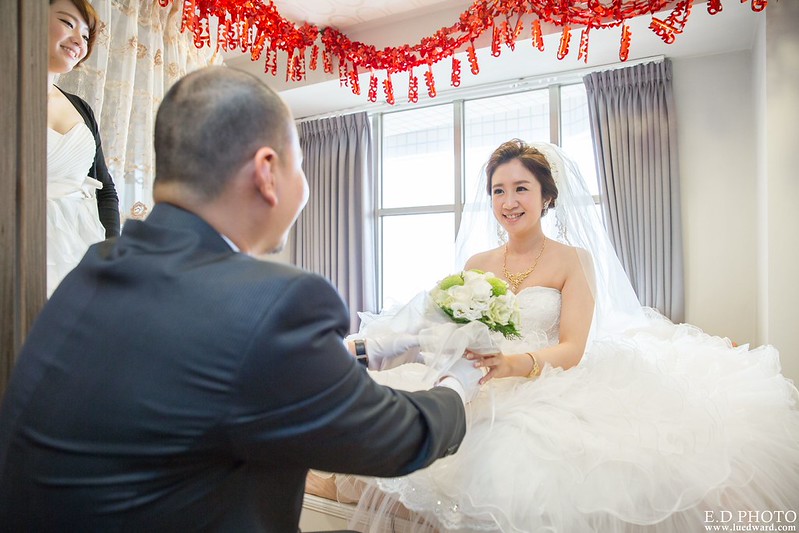 [高雄婚攝] 駿業＆宛凌 婚禮紀錄｜岡山海中鮮