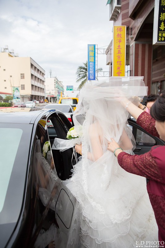 [高雄婚攝] 駿業＆宛凌 婚禮紀錄｜岡山海中鮮