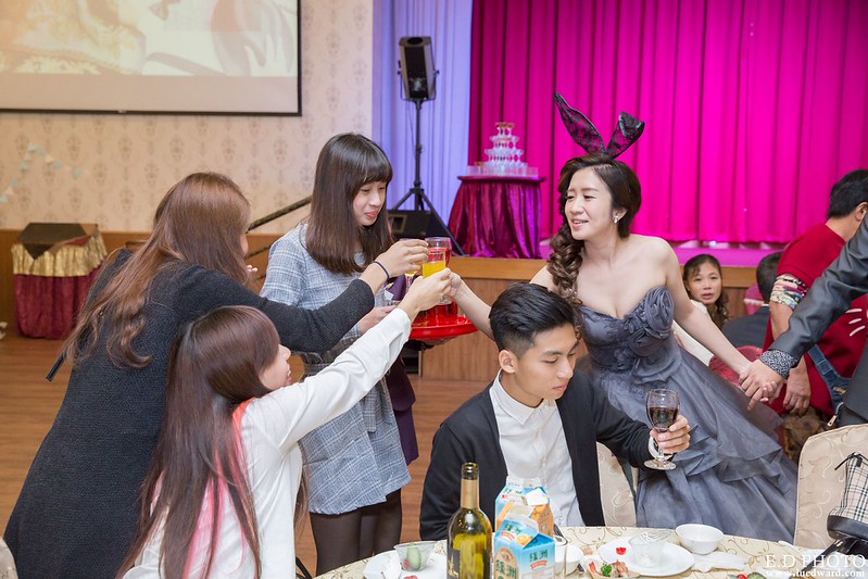 [高雄婚攝] 駿業＆宛凌 婚禮紀錄｜岡山海中鮮