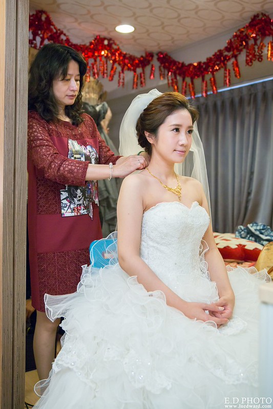 [高雄婚攝] 駿業＆宛凌 婚禮紀錄｜岡山海中鮮