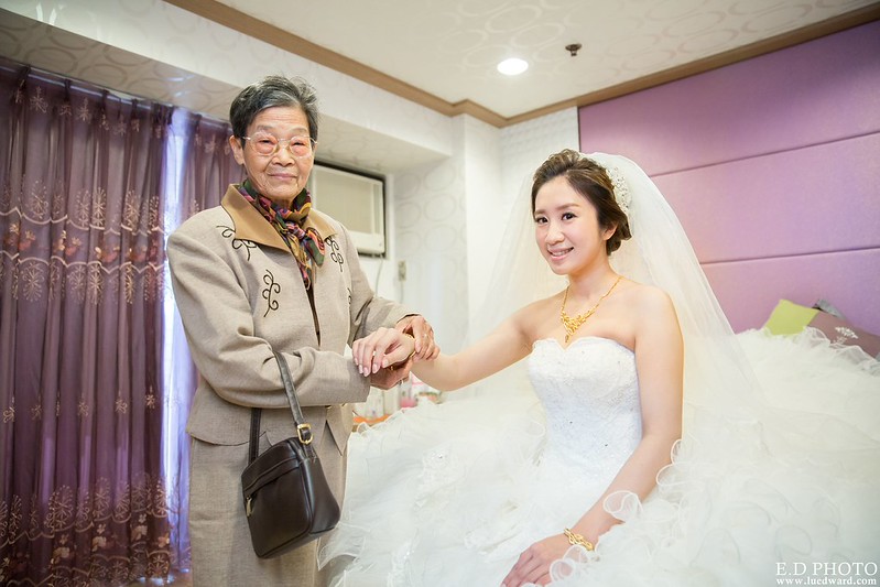[高雄婚攝] 駿業＆宛凌 婚禮紀錄｜岡山海中鮮
