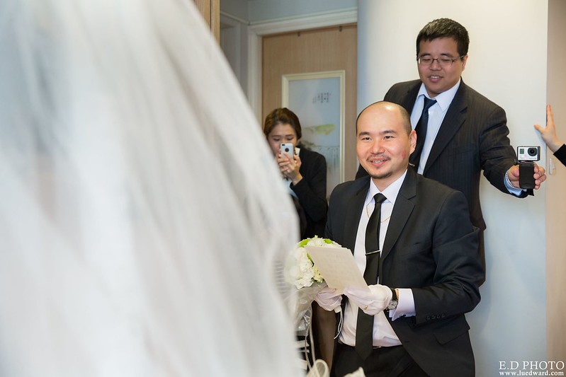 [高雄婚攝] 駿業＆宛凌 婚禮紀錄｜岡山海中鮮