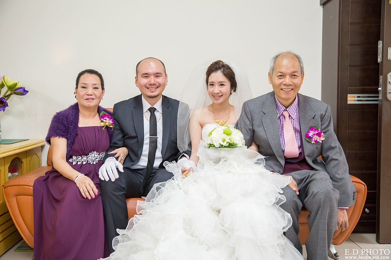 [高雄婚攝] 駿業＆宛凌 婚禮紀錄｜岡山海中鮮