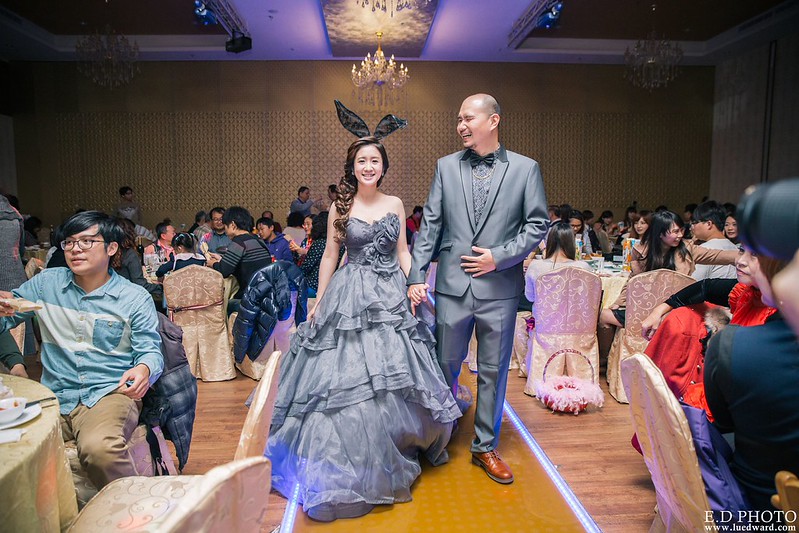 [高雄婚攝] 駿業＆宛凌 婚禮紀錄｜岡山海中鮮