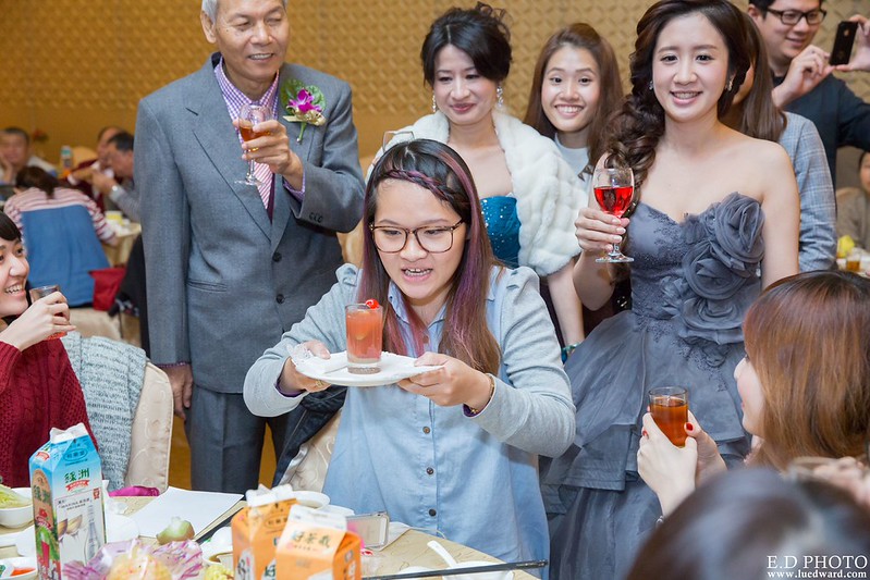 [高雄婚攝] 駿業＆宛凌 婚禮紀錄｜岡山海中鮮