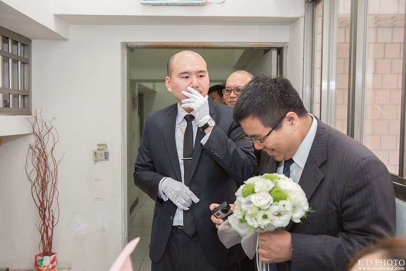 [高雄婚攝] 駿業＆宛凌 婚禮紀錄｜岡山海中鮮