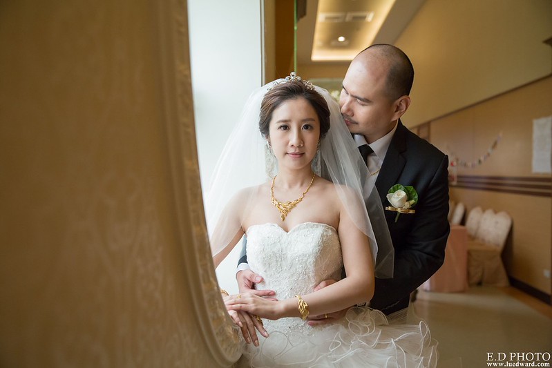 [高雄婚攝] 駿業＆宛凌 婚禮紀錄｜岡山海中鮮