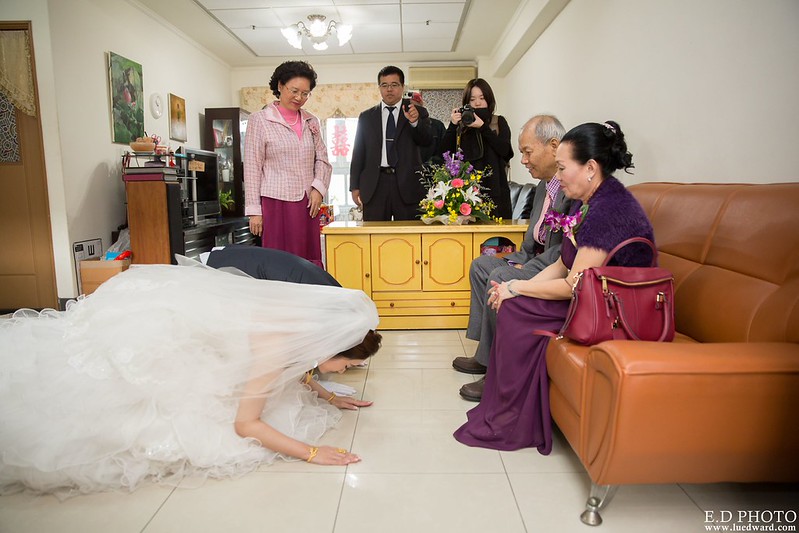 [高雄婚攝] 駿業＆宛凌 婚禮紀錄｜岡山海中鮮