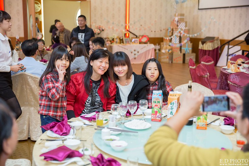 [高雄婚攝] 駿業＆宛凌 婚禮紀錄｜岡山海中鮮