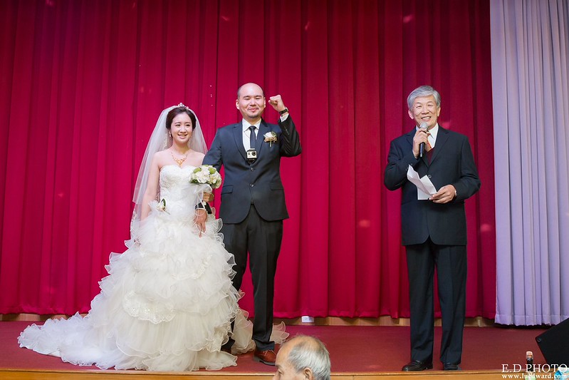 [高雄婚攝] 駿業＆宛凌 婚禮紀錄｜岡山海中鮮