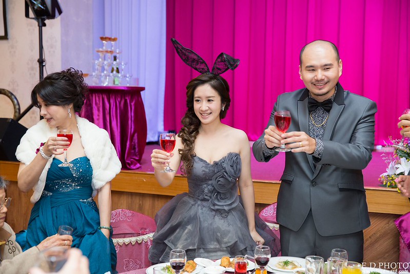 [高雄婚攝] 駿業＆宛凌 婚禮紀錄｜岡山海中鮮