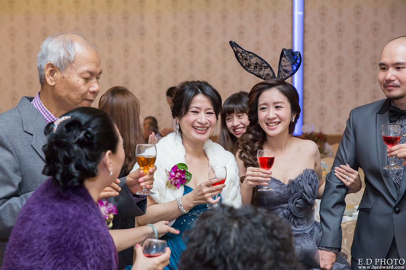 [高雄婚攝] 駿業＆宛凌 婚禮紀錄｜岡山海中鮮