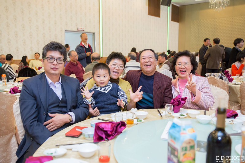 [高雄婚攝] 駿業＆宛凌 婚禮紀錄｜岡山海中鮮