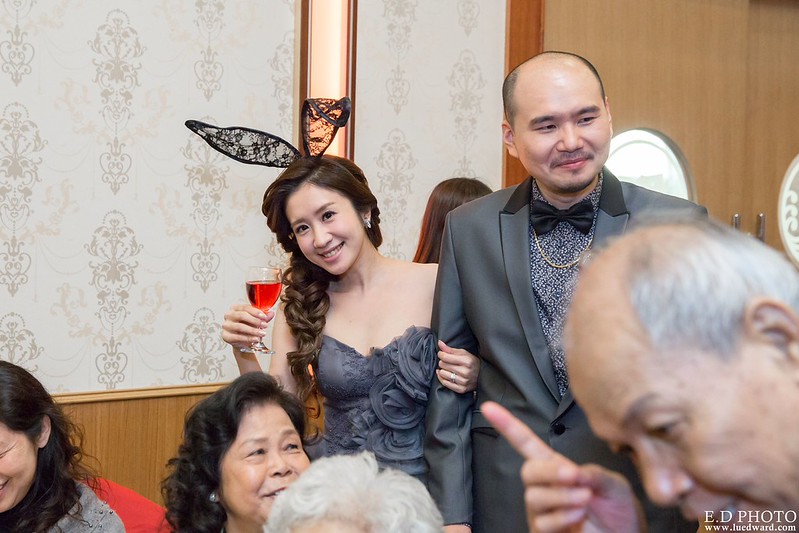 [高雄婚攝] 駿業＆宛凌 婚禮紀錄｜岡山海中鮮