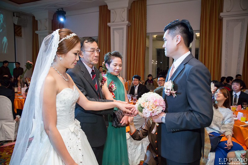 [台中婚攝] 毓炤＆之傑 婚禮紀錄｜中橋婚宴會館