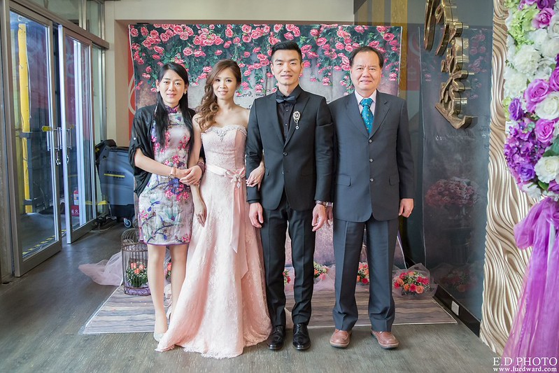 [高雄婚攝] 友賢＆亦軒 婚禮紀錄｜香蕉碼頭