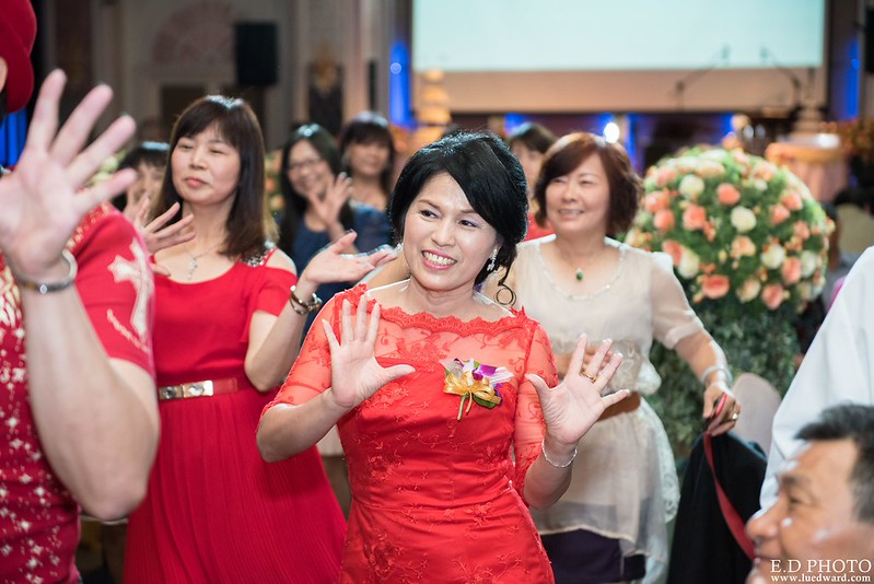 [台南婚攝] 延澤＆宜臻 婚禮紀錄｜富霖華平宴會館