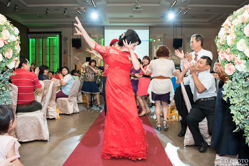 [台南婚攝] 延澤＆宜臻 婚禮紀錄｜富霖華平宴會館