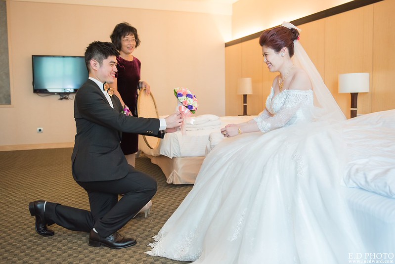 [台南婚攝] 延澤＆宜臻 婚禮紀錄｜富霖華平宴會館