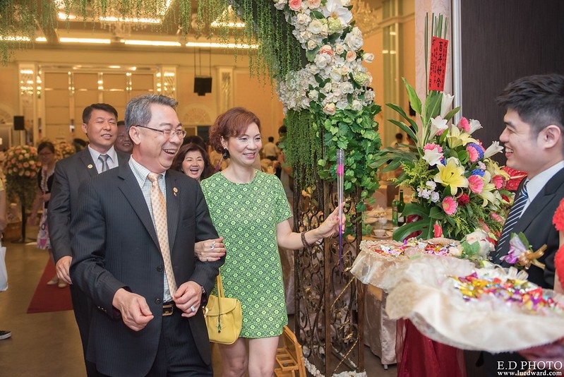 [台南婚攝] 延澤＆宜臻 婚禮紀錄｜富霖華平宴會館