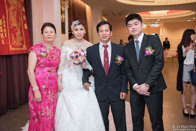 [台南婚攝] 延澤＆宜臻 婚禮紀錄｜富霖華平宴會館