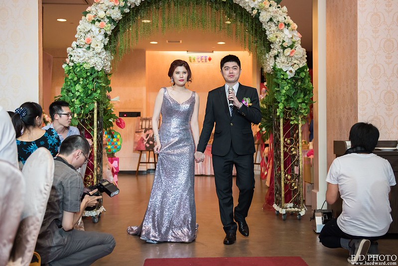 [台南婚攝] 延澤＆宜臻 婚禮紀錄｜富霖華平宴會館