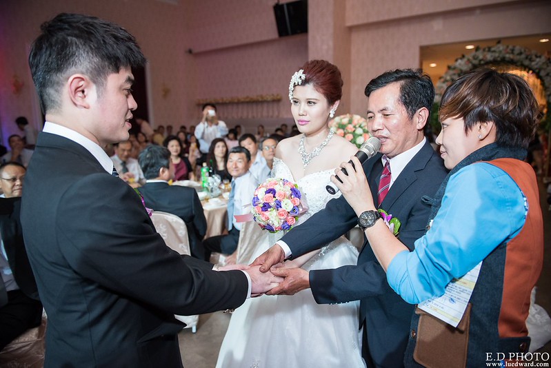 [台南婚攝] 延澤＆宜臻 婚禮紀錄｜富霖華平宴會館