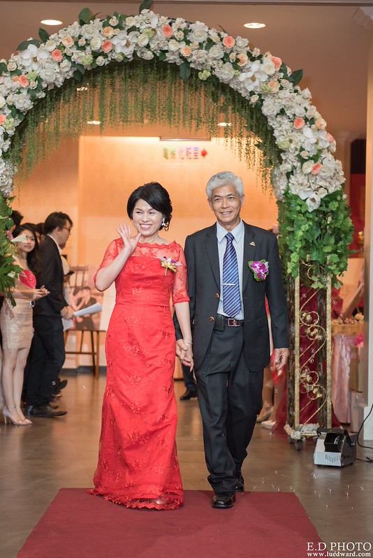 [台南婚攝] 延澤＆宜臻 婚禮紀錄｜富霖華平宴會館