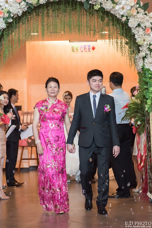 [台南婚攝] 延澤＆宜臻 婚禮紀錄｜富霖華平宴會館