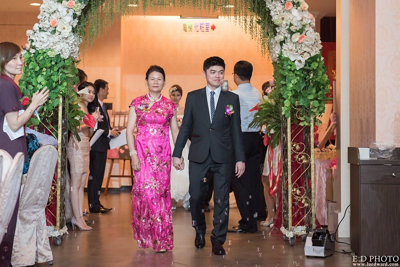 [台南婚攝] 延澤＆宜臻 婚禮紀錄｜富霖華平宴會館