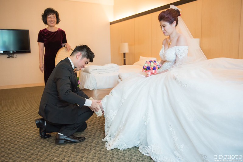 [台南婚攝] 延澤＆宜臻 婚禮紀錄｜富霖華平宴會館