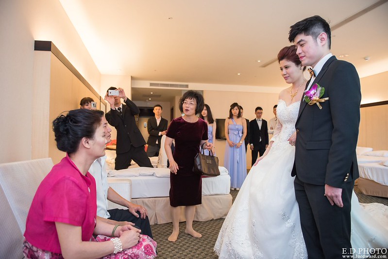 [台南婚攝] 延澤＆宜臻 婚禮紀錄｜富霖華平宴會館